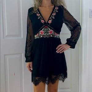LACE MINI DRESS